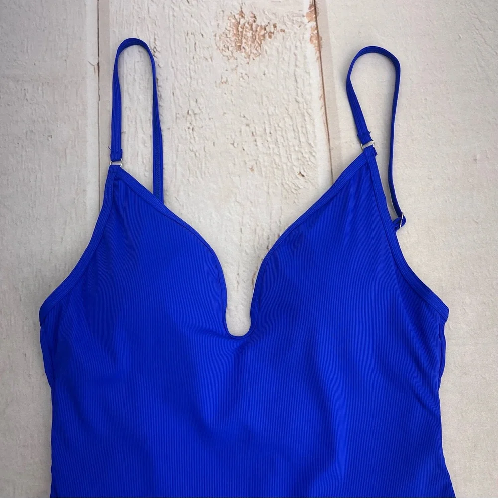 NWOT Women's Sexy  One Piece‎ High Cut Swimsuits SIZE MEDIUM